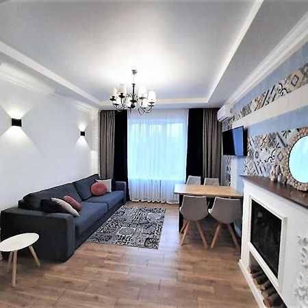 2 Bdr Apartment Near Gorky Park, Center Κχαρκίβ Εξωτερικό φωτογραφία