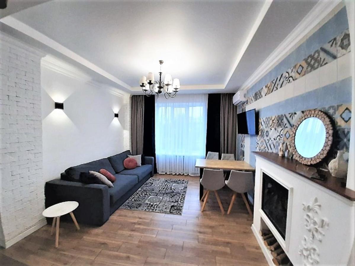 2 Bdr Apartment Near Gorky Park, Center Κχαρκίβ Εξωτερικό φωτογραφία