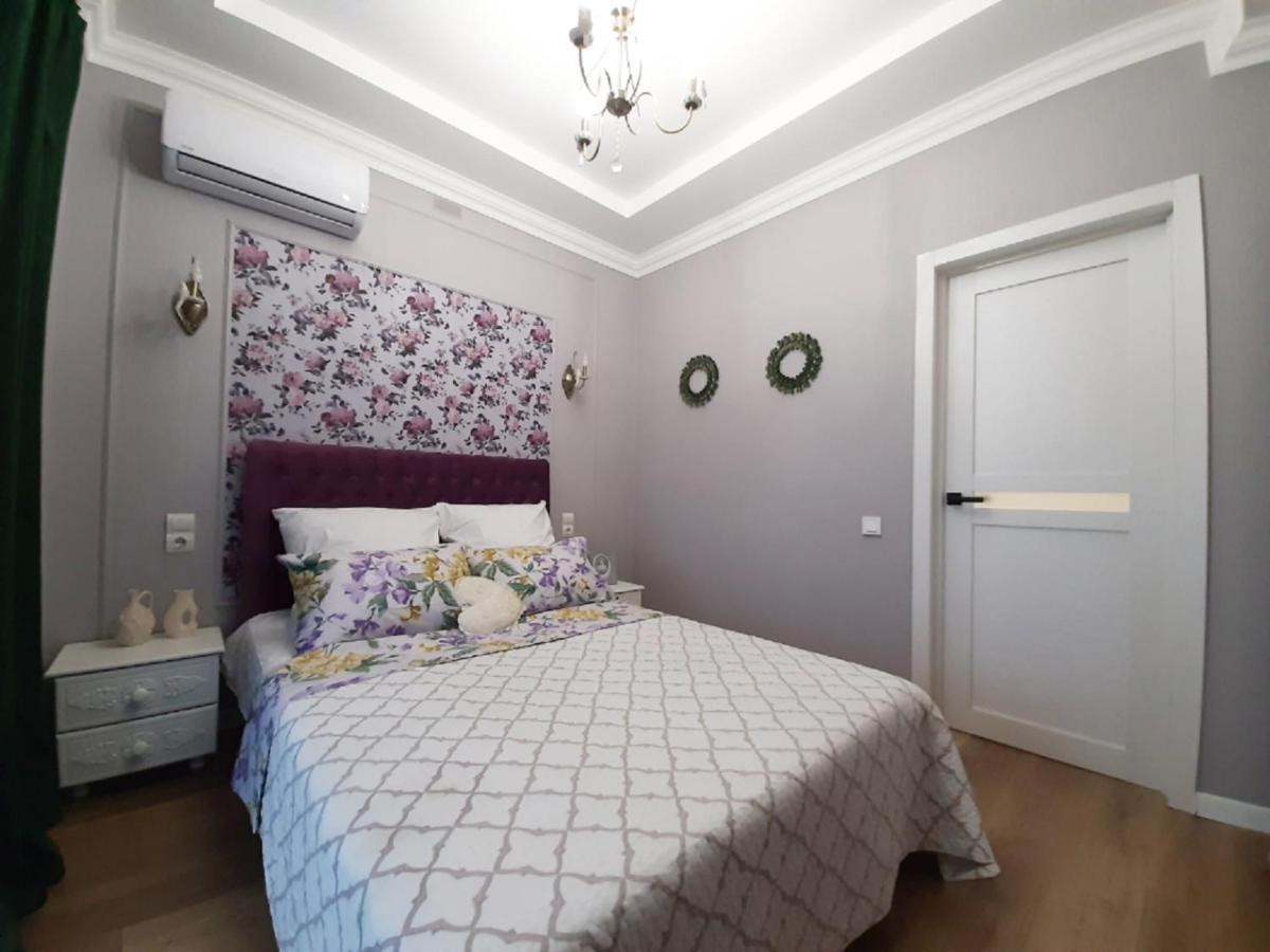 2 Bdr Apartment Near Gorky Park, Center Κχαρκίβ Εξωτερικό φωτογραφία