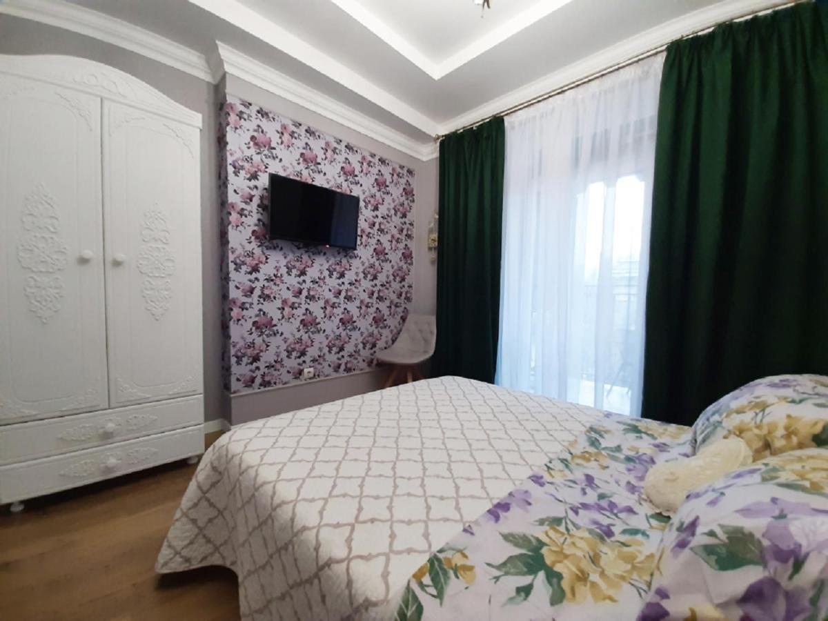2 Bdr Apartment Near Gorky Park, Center Κχαρκίβ Εξωτερικό φωτογραφία